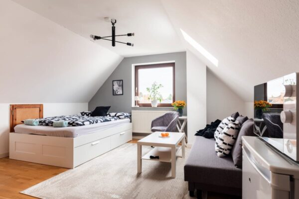 Separates helles Zimmer